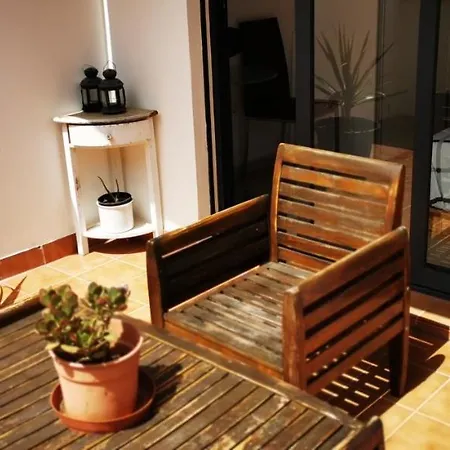 Bright, Modern Apartment With Balcony And Terrace *