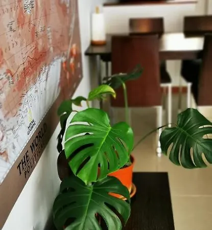 Bright, Modern Apartment With Balcony And Terrace بيت للعطل