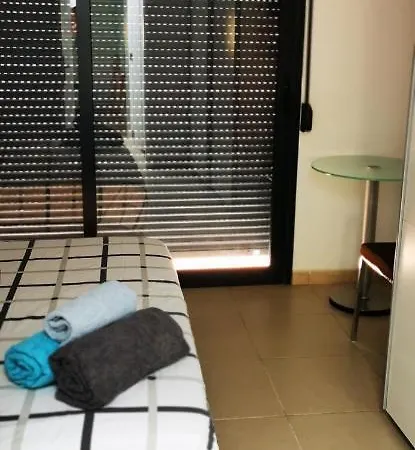 بيت للعطل Bright, Modern Apartment With Balcony And Terrace